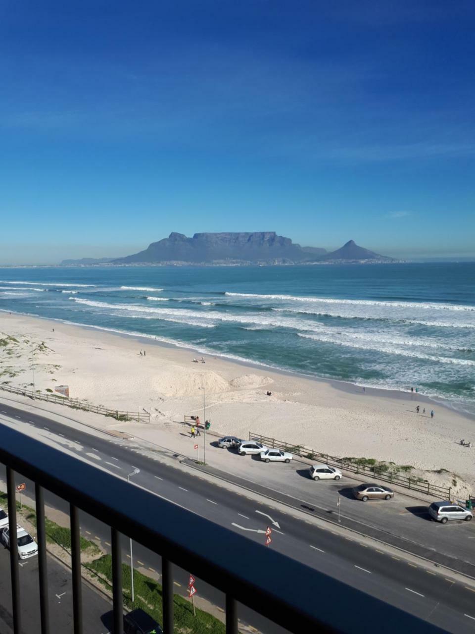 Blouberg Beachfront Apartment Блуберґстранд Екстер'єр фото